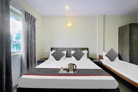 OYO Townhouse 81794 Banjara Hills