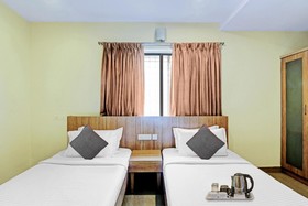 OYO Townhouse 81794 Banjara Hills