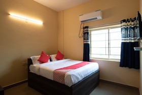 OYO 46379 Marvel Townhouse