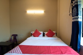 OYO 46379 Marvel Townhouse