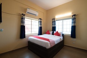 OYO 46379 Marvel Townhouse