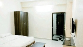 Hotel Krishna Inn by iROOMZ