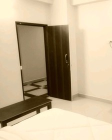 Hotel Krishna Inn by iROOMZ