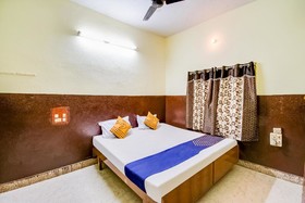 Hotel Sri New Sai Chandra by OYO Rooms