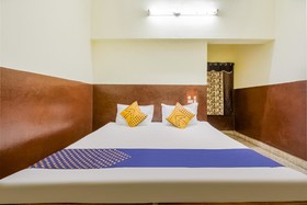 Hotel Sri New Sai Chandra by OYO Rooms
