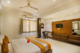 18 Square Lake View Boutique Hotel