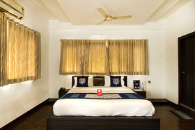 18 Square Lake View Boutique Hotel