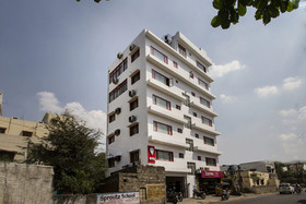 18 Square Lake View Boutique Hotel
