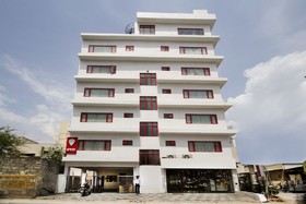 18 Square Lake View Boutique Hotel