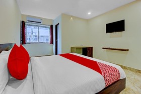 AB7 Residency by OYO Rooms