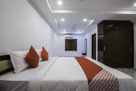 Adarsh Grand Inn by OYO Rooms