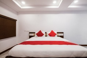 Adarsh Grand Inn by OYO Rooms