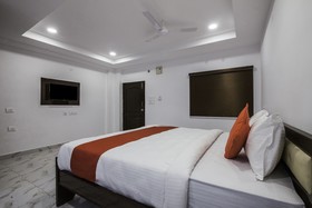 Adarsh Grand Inn by OYO Rooms
