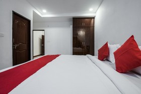 Adarsh Grand Inn by OYO Rooms