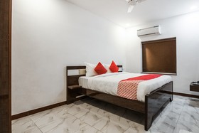 Adarsh Grand Inn by OYO Rooms