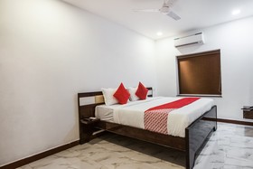 Adarsh Grand Inn by OYO Rooms