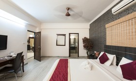 At Home Apartment Hotel