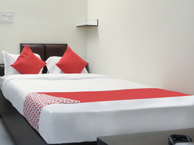 Aurobindo Comforts By OYO Rooms