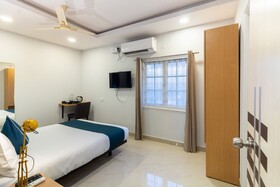 Bhagat Mansion by OYO Rooms