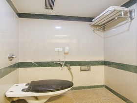 Capital O 10209 Comfort Inn