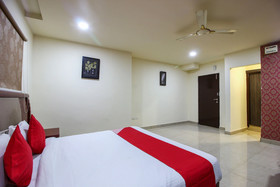 Chandra Grand Hotel by OYO Rooms