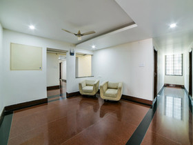 Crown Palace by OYO Rooms