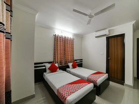 Crown Palace by OYO Rooms