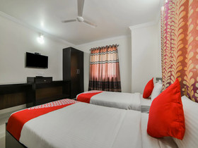 Crown Palace by OYO Rooms