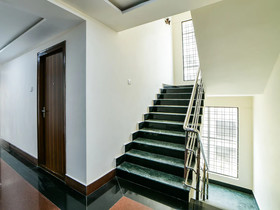 Crown Palace by OYO Rooms
