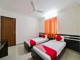 Crown Palace by OYO Rooms