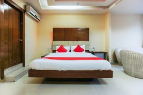 Dera Guest House by OYO