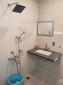 Ekasila Suites by Iroomz