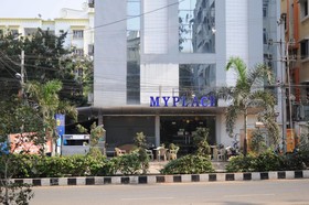 My Place Kondapur HICC by FabHotel