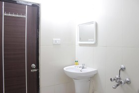My Place Kondapur HICC by FabHotel