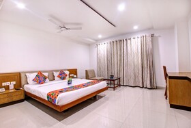 Fabhotel Syberitic Suites