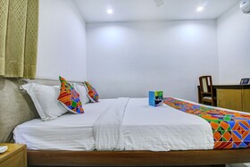 Fabhotel Syberitic Suites