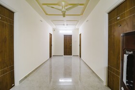Golden Hitech by Fabhotel