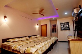 Collection O Hotel Regal Near ISKON TEMPLE , ABIDS