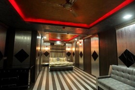 Collection O Hotel Regal Near ISKON TEMPLE , ABIDS