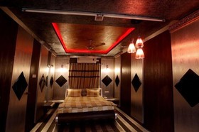 Collection O Hotel Regal Near ISKON TEMPLE , ABIDS