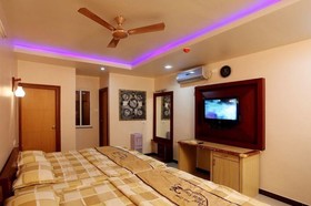 Collection O Hotel Regal Near ISKON TEMPLE , ABIDS