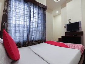 Grand Sandarshini Inn by OYO Rooms