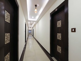 Grand Sandarshini Inn by OYO Rooms
