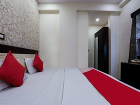 Grand Sandarshini Inn by OYO Rooms