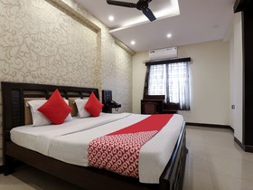 Grand Sandarshini Inn by OYO Rooms