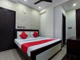Grand Sandarshini Inn by OYO Rooms