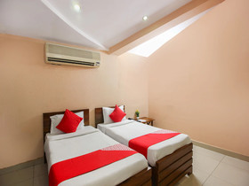 Hallmark Begumpet By OYO Rooms