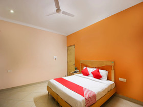 Hallmark Begumpet By OYO Rooms