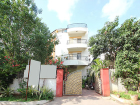 Hallmark Begumpet By OYO Rooms