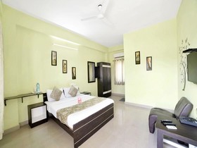 Hitech Suites by OYO Rooms